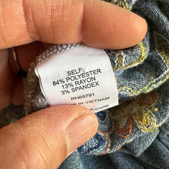 Fig and Flower blue side  front tie blouse with floral embroidery - Picture 5 of 5